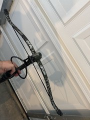 Camouflage/Black Crossbow 80 lb 400 fps w/ Red Dot Sight & Soft Carry Case